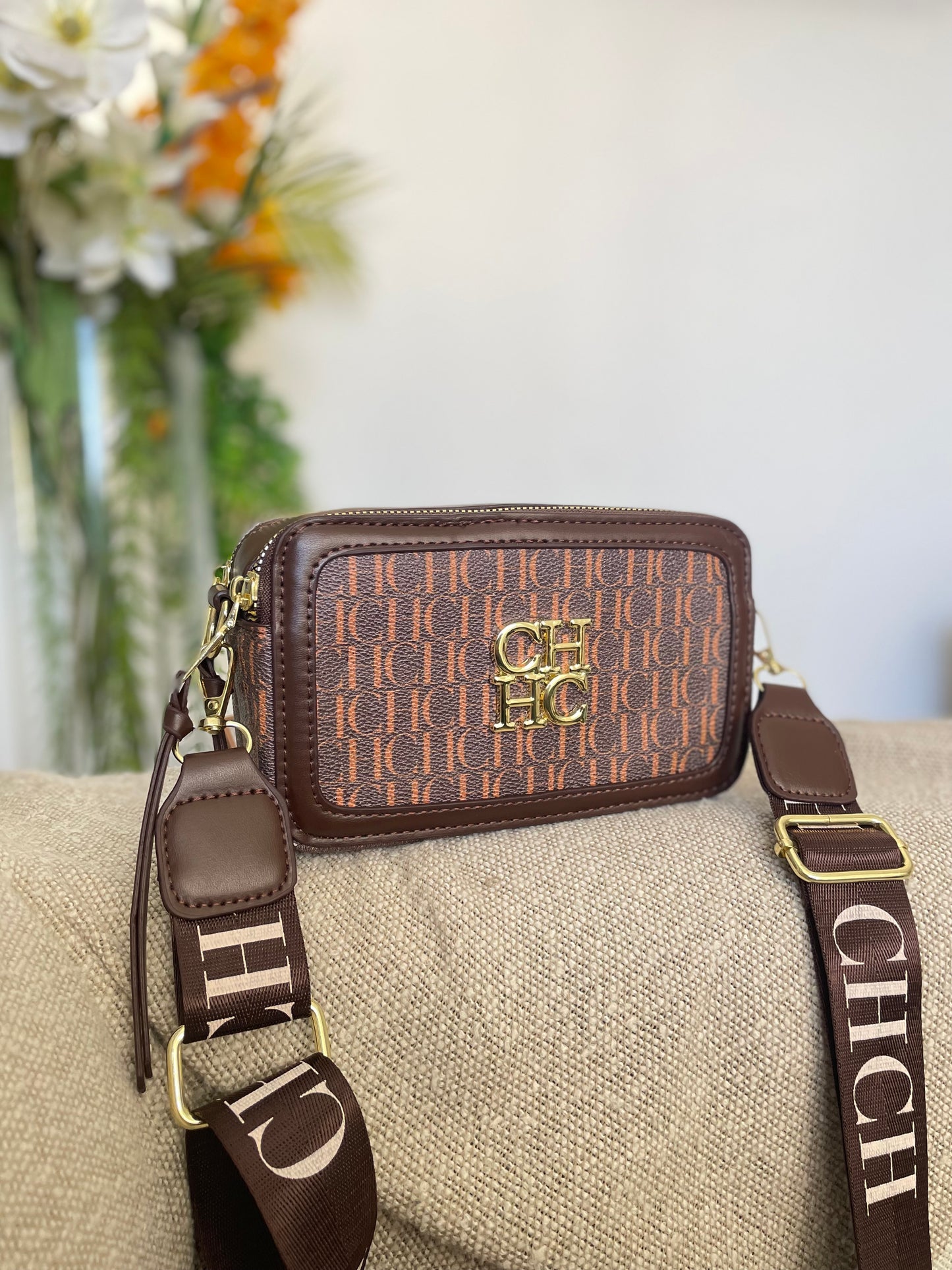 CH Marrón Crossbody